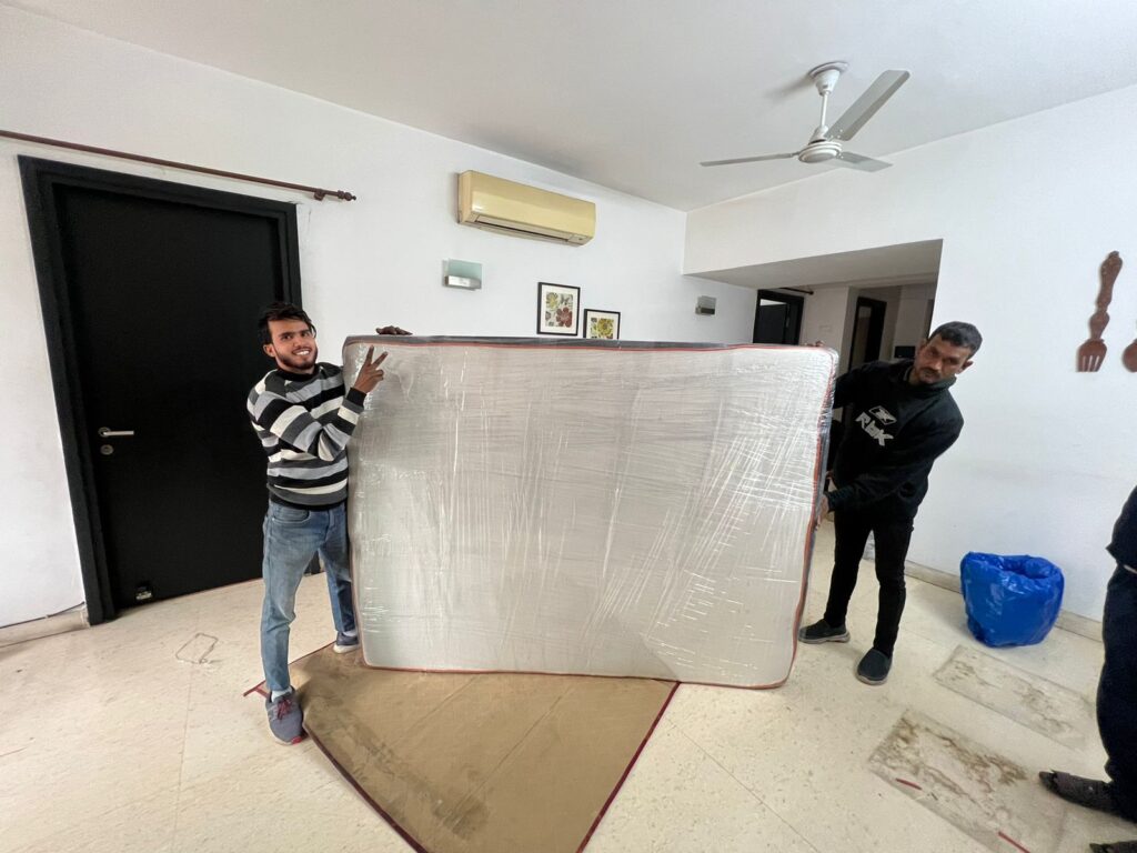 packers and movers in Laxmi Nagar